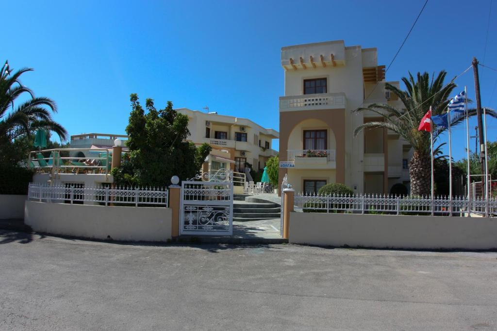 מאלמה Olga Suites מראה חיצוני תמונה